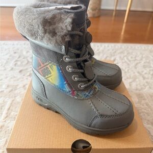 UGG Butte II CHROMATIC Boots Kids- Gray and Multicolor